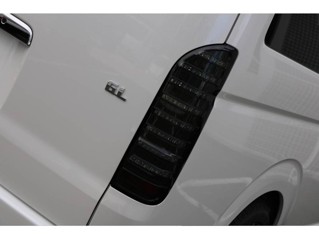 コプラスLEDテールはスモークタイプ！パールホワイトによく似合います♪