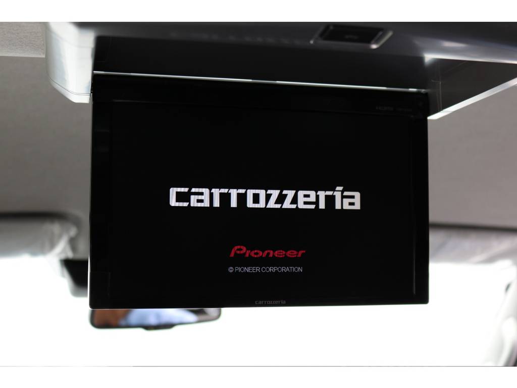 カロッツェリア製フリップダウンモニターも装備済みでこの価格ですよ！