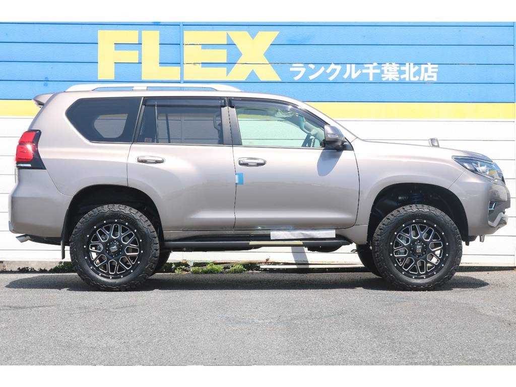 存在感のある１台に仕上がりました☆ブラウンの外装色に合わせたホイール選び☆