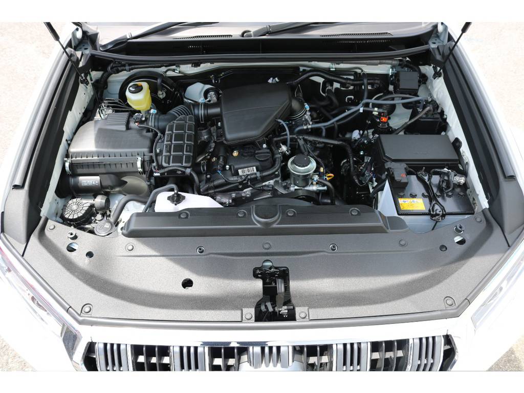 エンジンは２７００ｃｃの優秀なエンジンです！