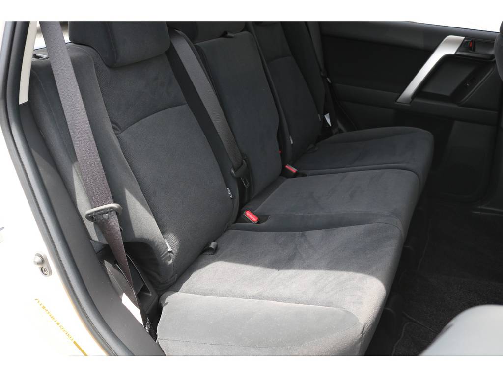 セカンドシートも新車ですのでＧＯＯＤコンディション！