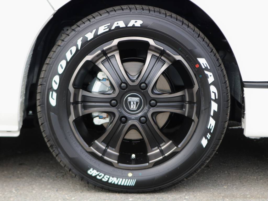 FLEX限定カラーバルベロ　ワイルドディープス17インチホイールにグッドイヤーナスカーホワイトレタータイヤ！