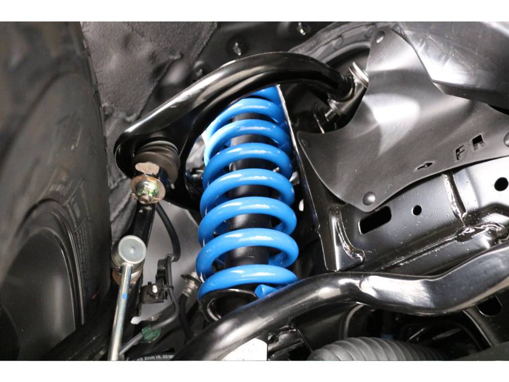 新品のＦＬＥＸオリジナル２インチＵＰコイルで乗り心地を崩さず、街乗り中心のコイルです！