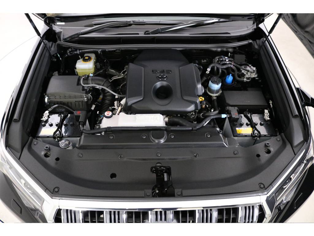 エンジンは２８００ｃｃの優秀なエンジンです！