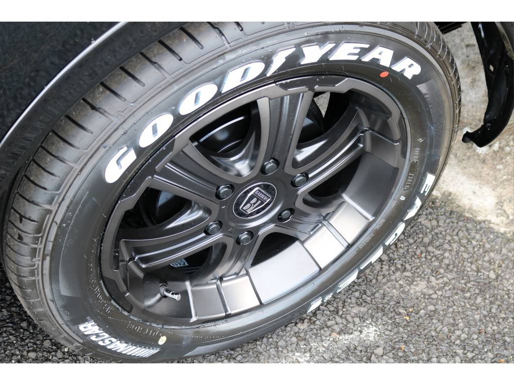 ＦＬＥＸ専用カラーのバルベロ１７インチアルミホイール（ワイルドディープス）＆グッドイヤー　ナスカータイヤ！ＥＳＳＥＸリーガルフェンダー！