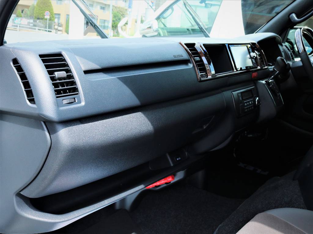 メーカーオプション「助手席エアバック、ＡＣ１００Ｖ電源」！