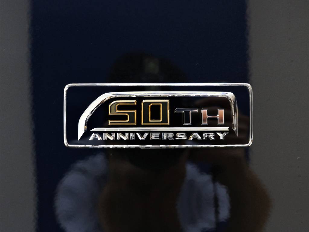 ５０th ANNIVERSARYバックドアエンブレム！