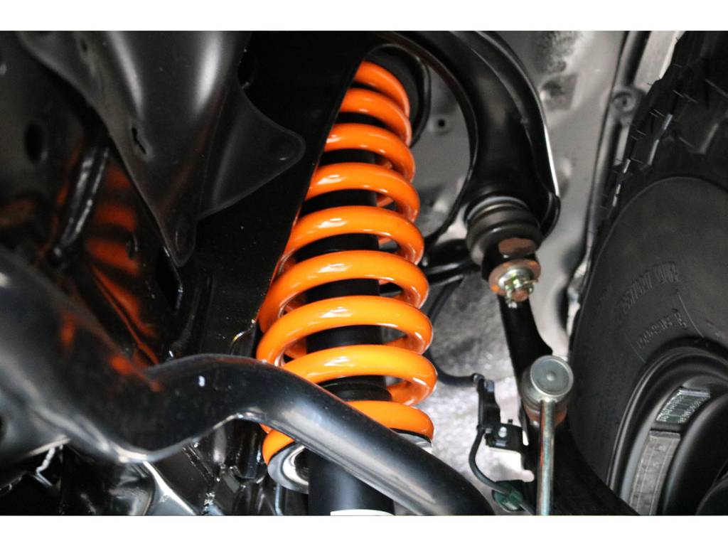新品ＦＬＥＸオリジナル２インチコイルで街乗り仕様のコイルですので乗り心地もＧＯＯＤ！