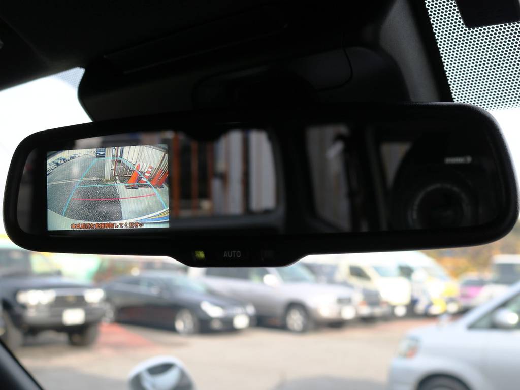 メーカーオプション　純正バックカメラ＋バックモニター内蔵自動防眩インナーミラー！