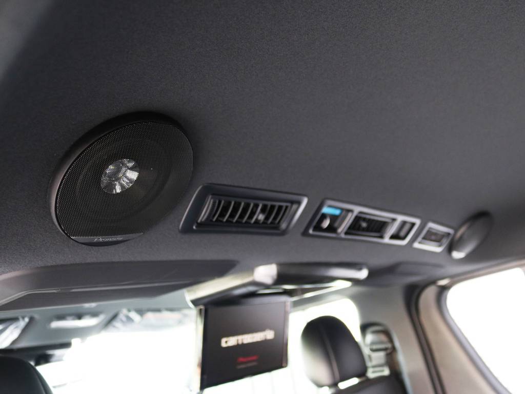 パイオニア製スピーカーをリアルーフに埋め込み施工♪