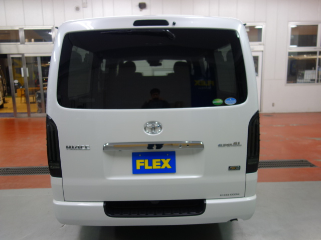 新車ハイエースＶ５０周年特別仕様車即納車可能入庫致しました！！