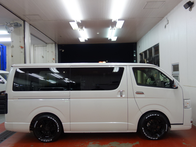 新車ハイエースＶ５０周年特別仕様車即納車可能入庫致しました！！