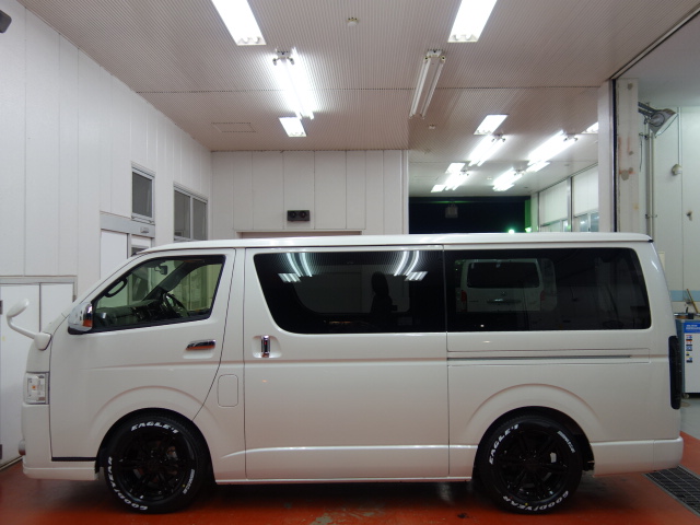 新車ハイエースＶ５０周年特別仕様車即納車可能入庫致しました！！
