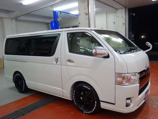 新車ハイエースＶ５０周年特別仕様車即納車可能入庫致しました！！