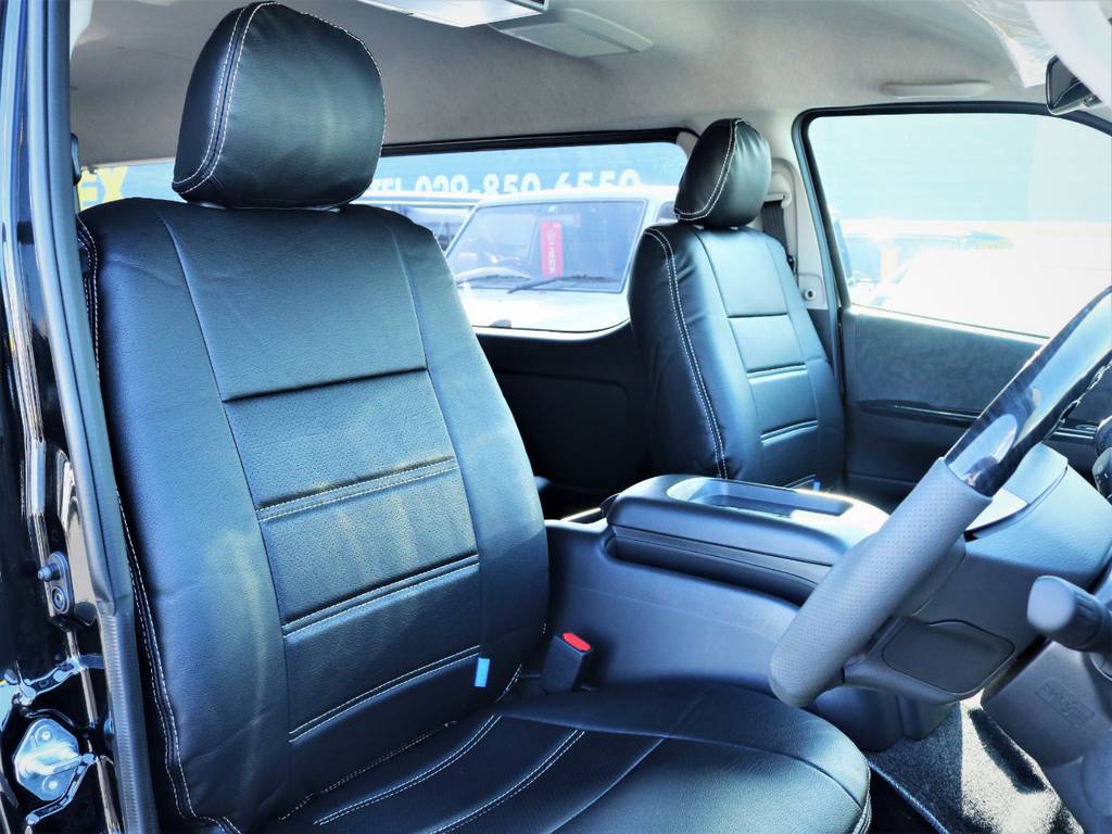 運転席シート、黒革調シートカバー！
