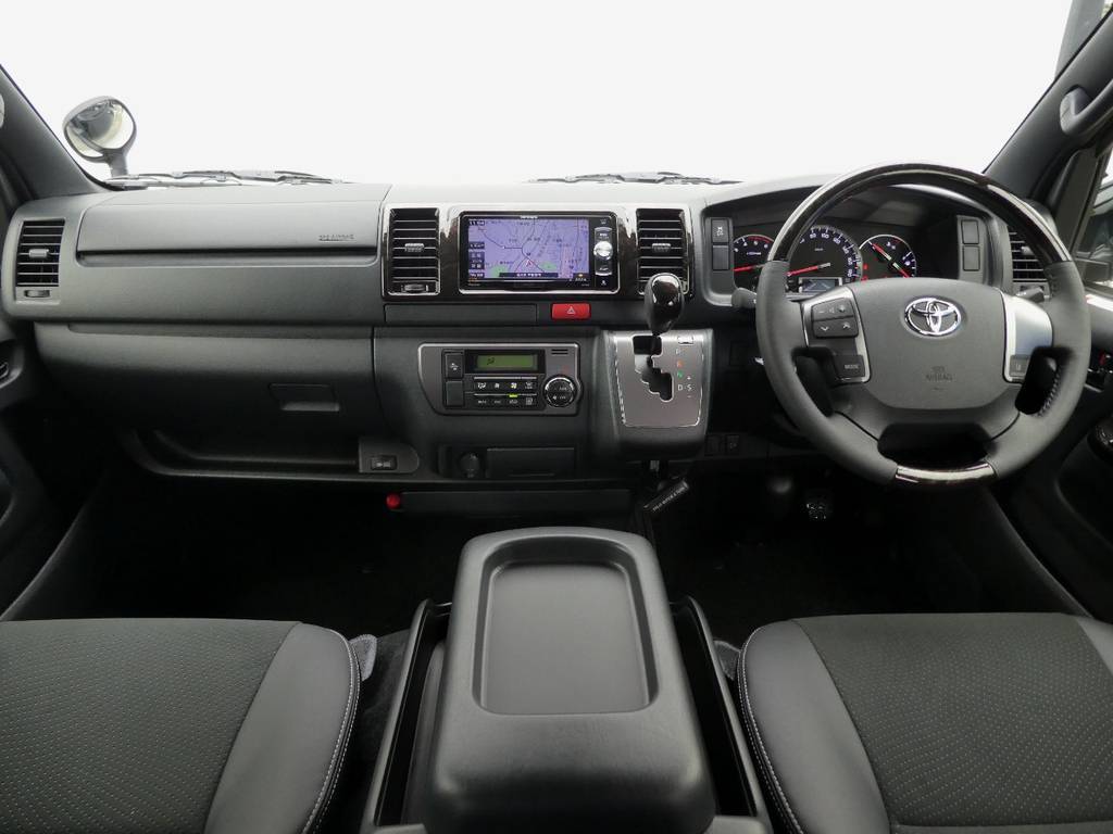 特別仕様車ダークプライムⅡ専用ハーフレザーシート！