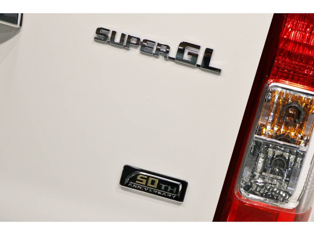 50TH ANNIVERSARYバックドアエンブレム！