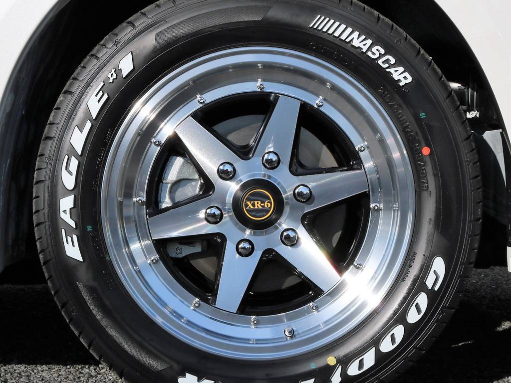 バローネ　ＸＲ－６　１７インチＡＷ＆GOODYEARナスカータイヤでＳＰＯＲＴＳＳＴＹＬＥに仕上げました！
