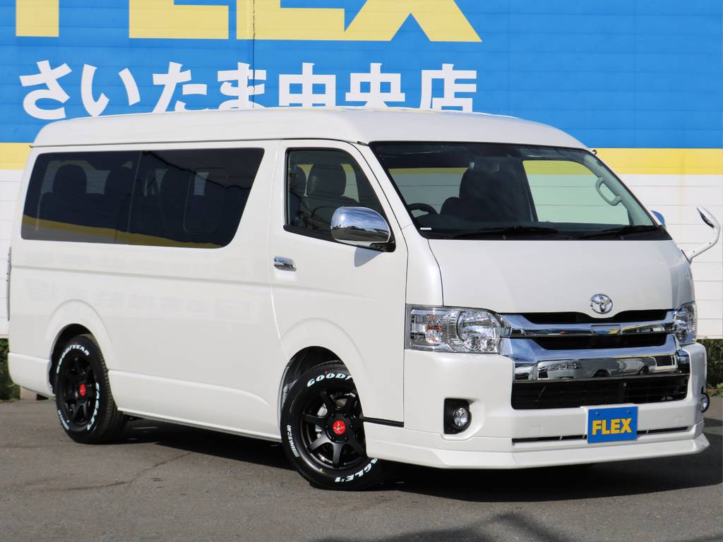 ハイエースワゴン　ＧＬ　４ＷＤ　寒冷地仕様＆＋ミラーヒーター付き車両入庫しました！FLEX人気内装アレンジＲ１にトリプルモニター完備！
