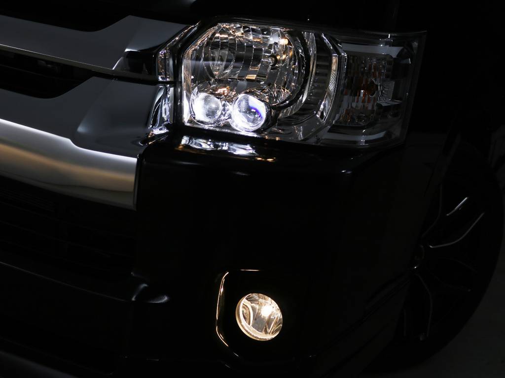 メーカーオプション　ＬＥＤヘッドライト！