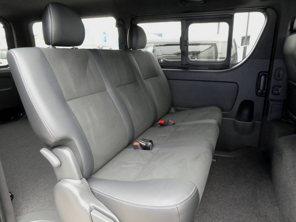 特別仕様車ダークプライムⅡ！専用ハーフレザーシート！