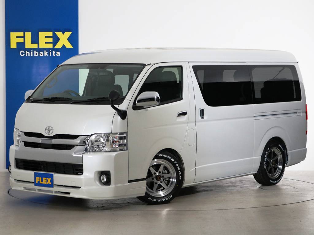 新車未登録　ハイエースワゴンＧＬ　２ＷＤ　１０人乗り　内装アレンジＲ１！
