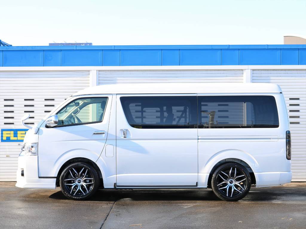 パワースライドドア付き！運転席やスマートキーのスイッチ1つでラクに開閉！