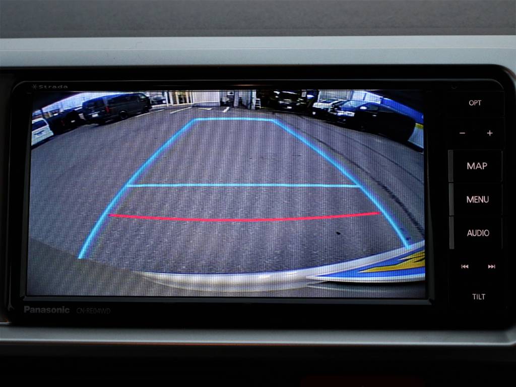 バックカメラ連動で駐車時も安心！