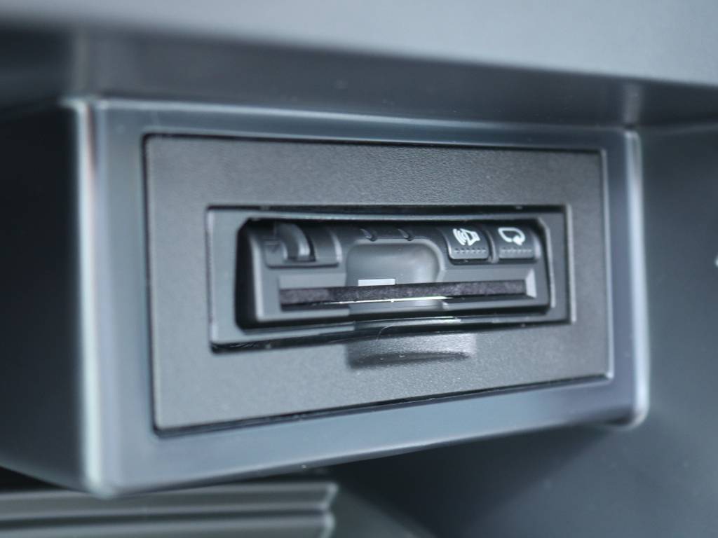 新品パナソニック製ETCはグローブボックス内に取付★ビルトインタイプですので見た目も非常にスタイリッシュに仕上がっています♪