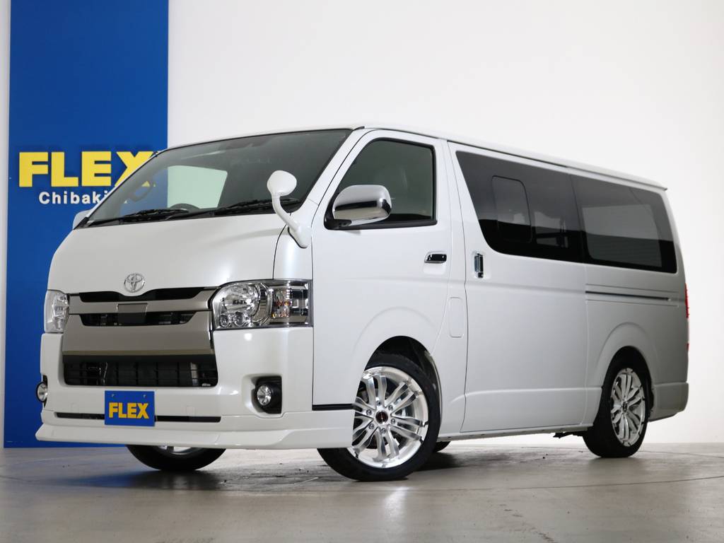 ライトカスタム済み　ハイエースバン　Ｓ－ＧＬ　特別仕様車　ダークプライムⅡ　ガソリン２ＷＤ　５人乗り４ナンバー！