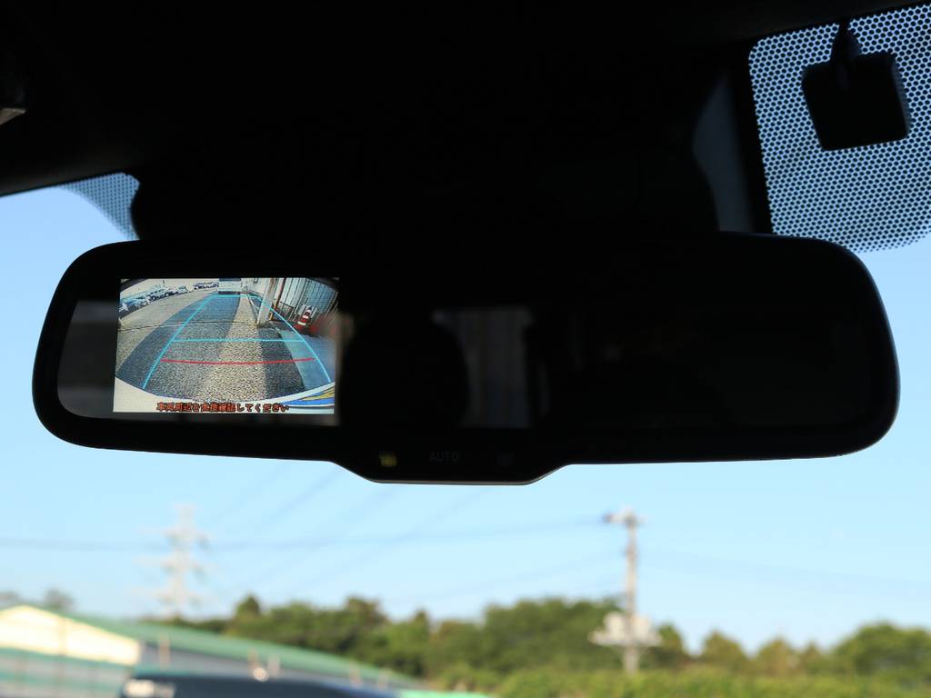 メーカーオプション　バックモニター内蔵自動防眩インナーミラー！