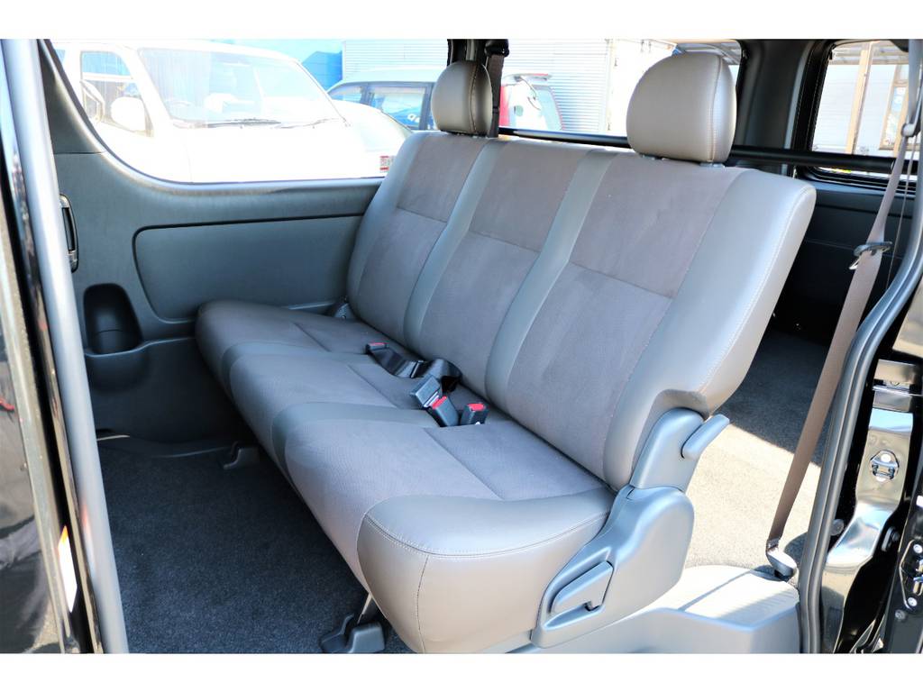 セカンドシートも特別仕様！