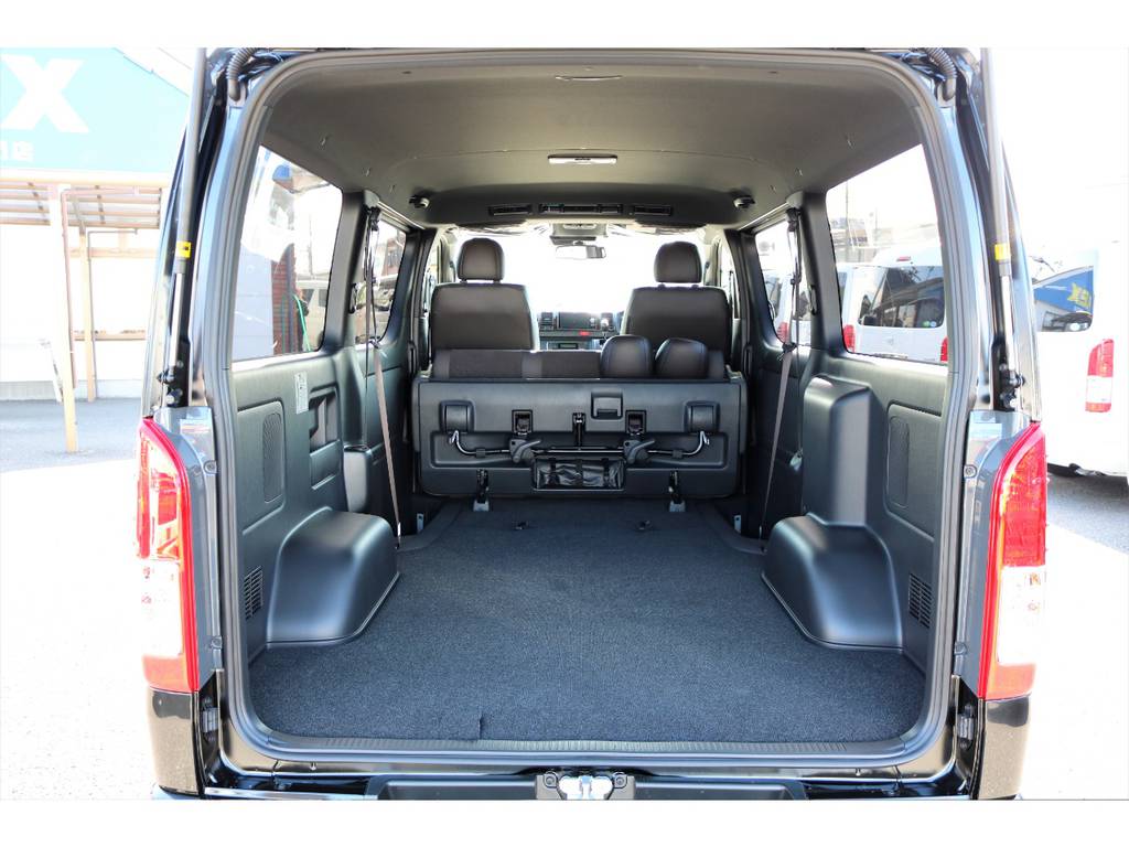 広い荷室は使い勝手良好です！ベットキットもご用命下さい！