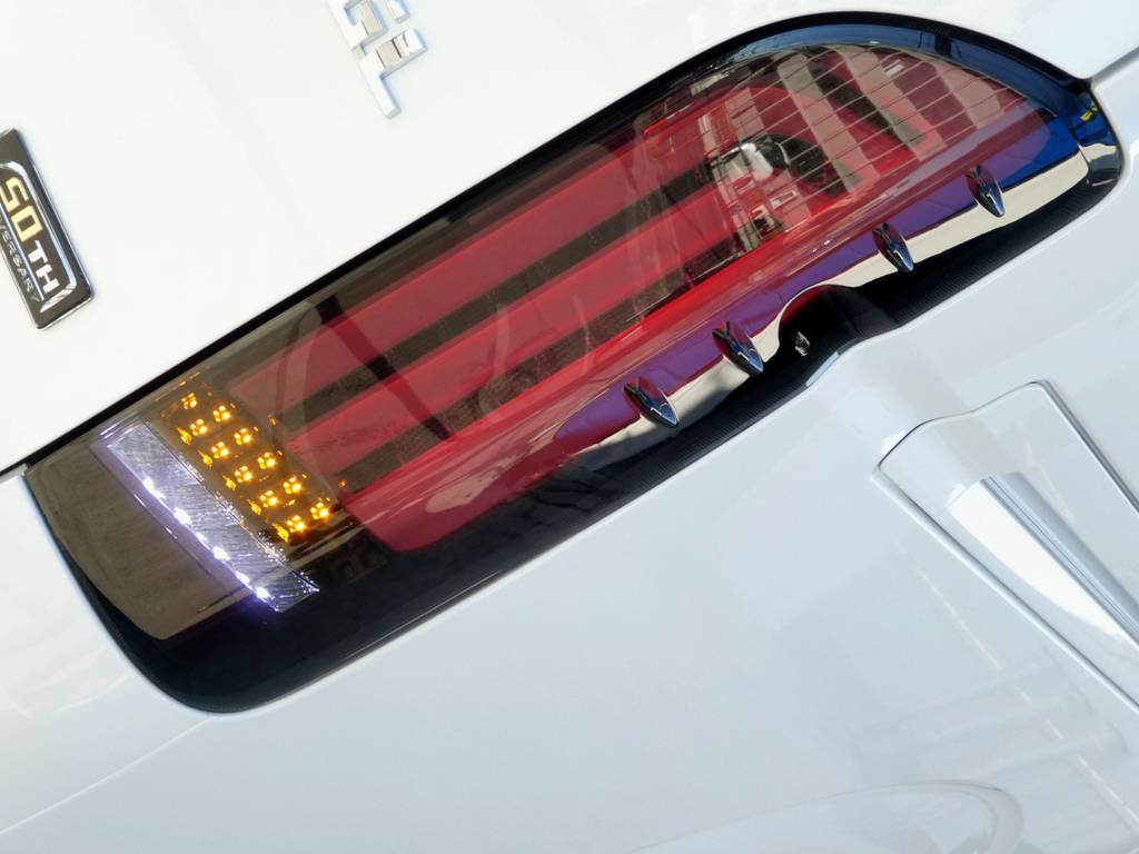 ヴァレンティ製ＲＥＶＯ１ＬＥＤテールはウィンカーが流れます！！