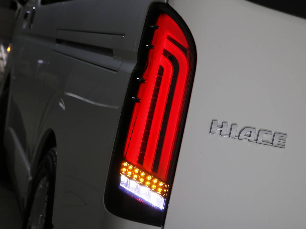ヴァレンティ　ＬＥＤテールランプ　ＲＥＶＯ！