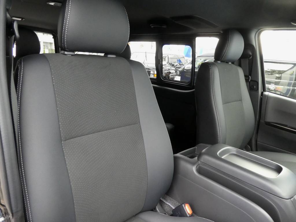 特別仕様車限定ハーフレザーシートは質感が違います！！