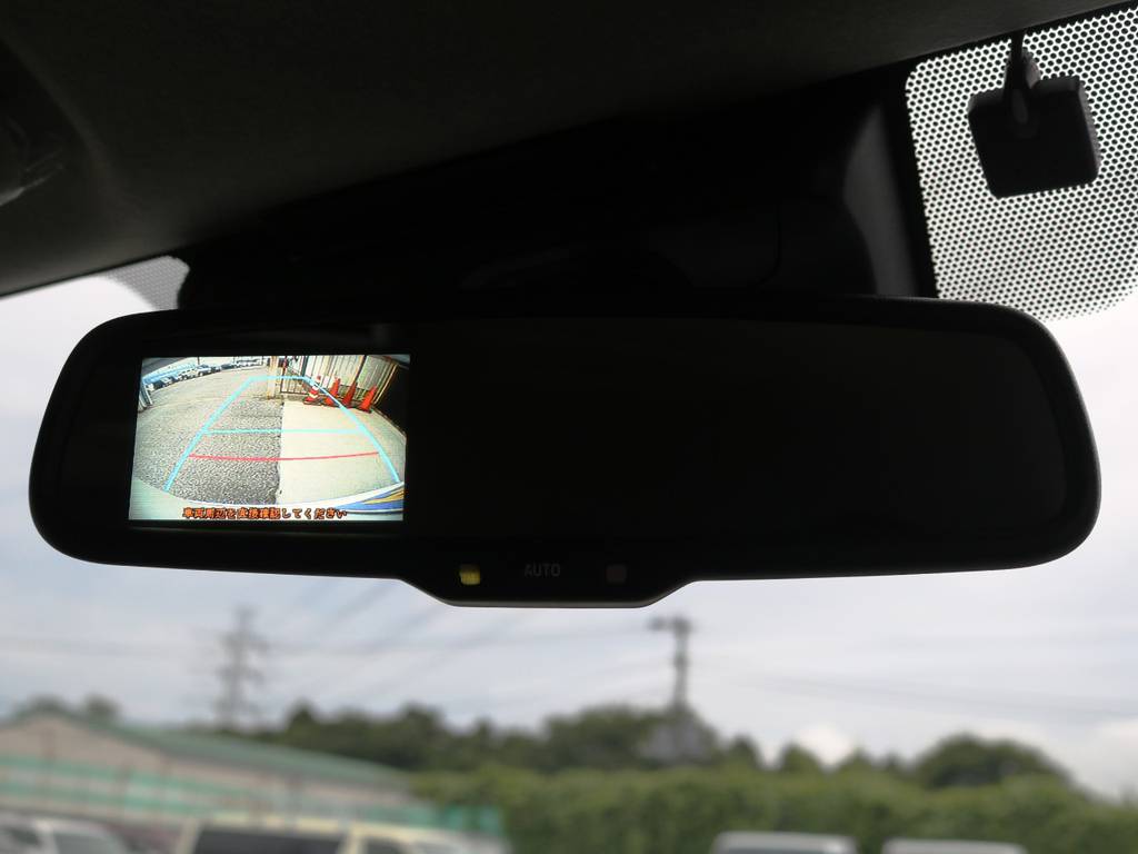 メーカーオプション　バックモニター内蔵自動防眩インナーミラー♪