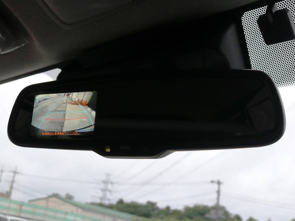 メーカーオプション　バックモニター内蔵自動防眩インナーミラー！