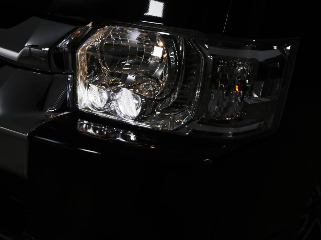 メーカーオプション　ＬＥＤヘッドライト！
