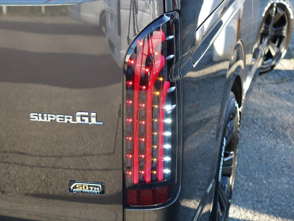 お洒落な415コブラLEDテールランプ！