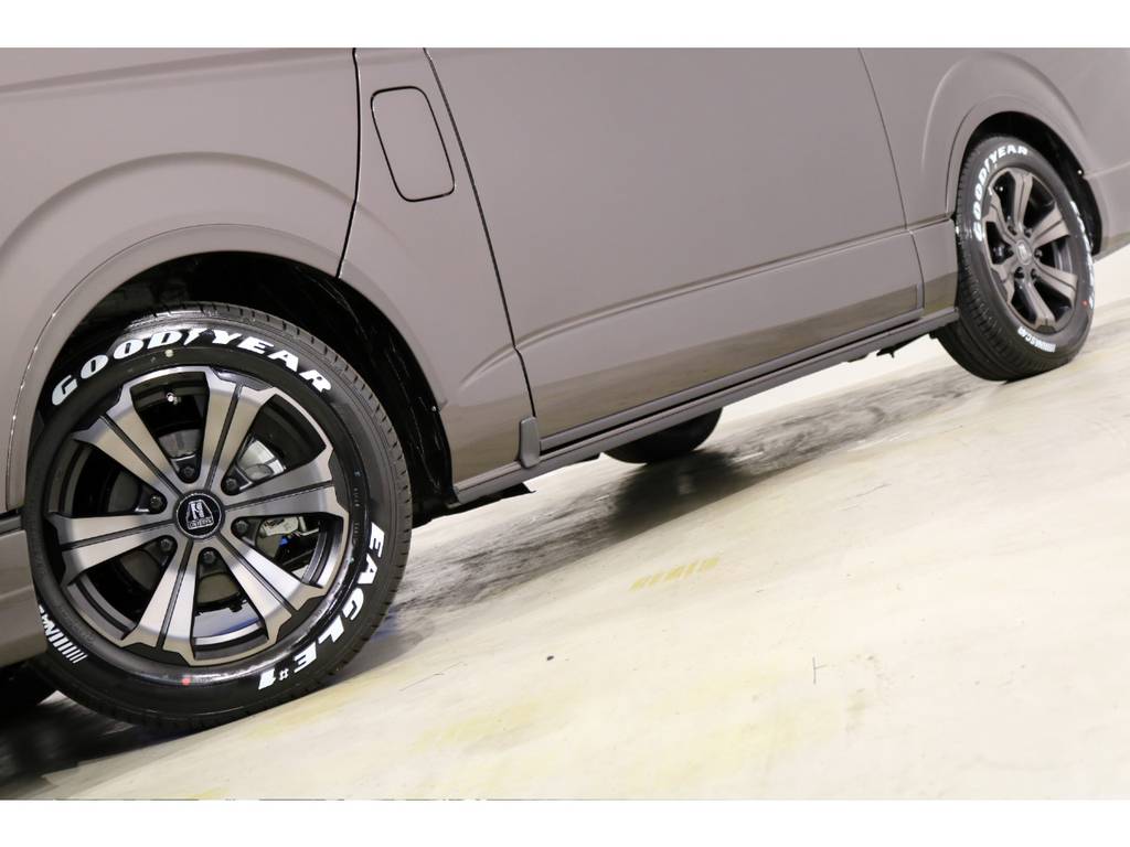 ＦＬＥＸ専用カラーのバルベロ１７インチアルミホイールＵ－ＧＲＡＮＤＥ（アーバングランデ）＆グッドイヤー　ナスカータイヤ！ＥＳＳＥＸリーガルフェンダー！
