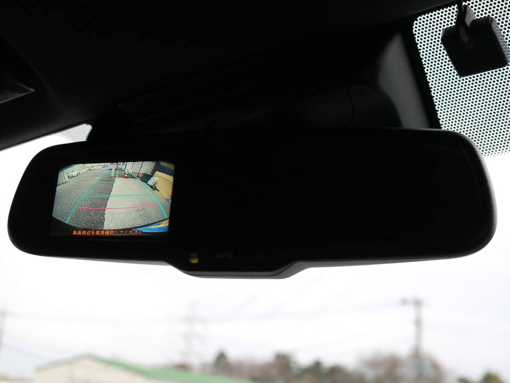 メーカーオプション　バックモニター内蔵自動防眩インナーミラー！
