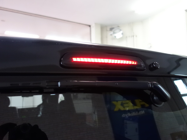 新車ハイエースＶ５０周年特別仕様車床張りナビパッケージ完成しました！！
