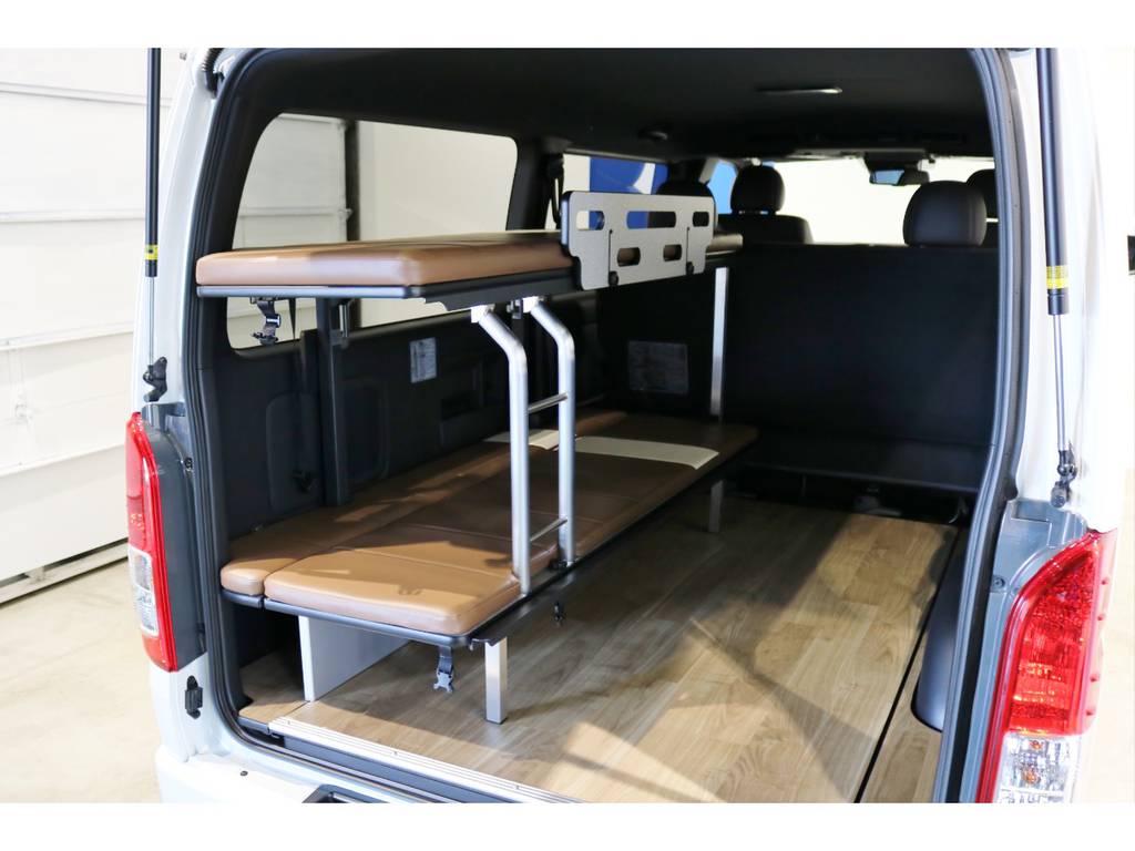 全てのベッドを格納すれば、広々としたカーゴスペースになるなど、快適な寛ぎ空間を演出します。