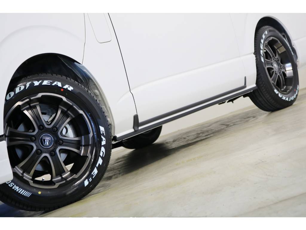 ＦＬＥＸ専用カラーのバルベロＷＤ（ワイルドディープス）１７インチアルミホイール＆グッドイヤー　ナスカータイヤ！