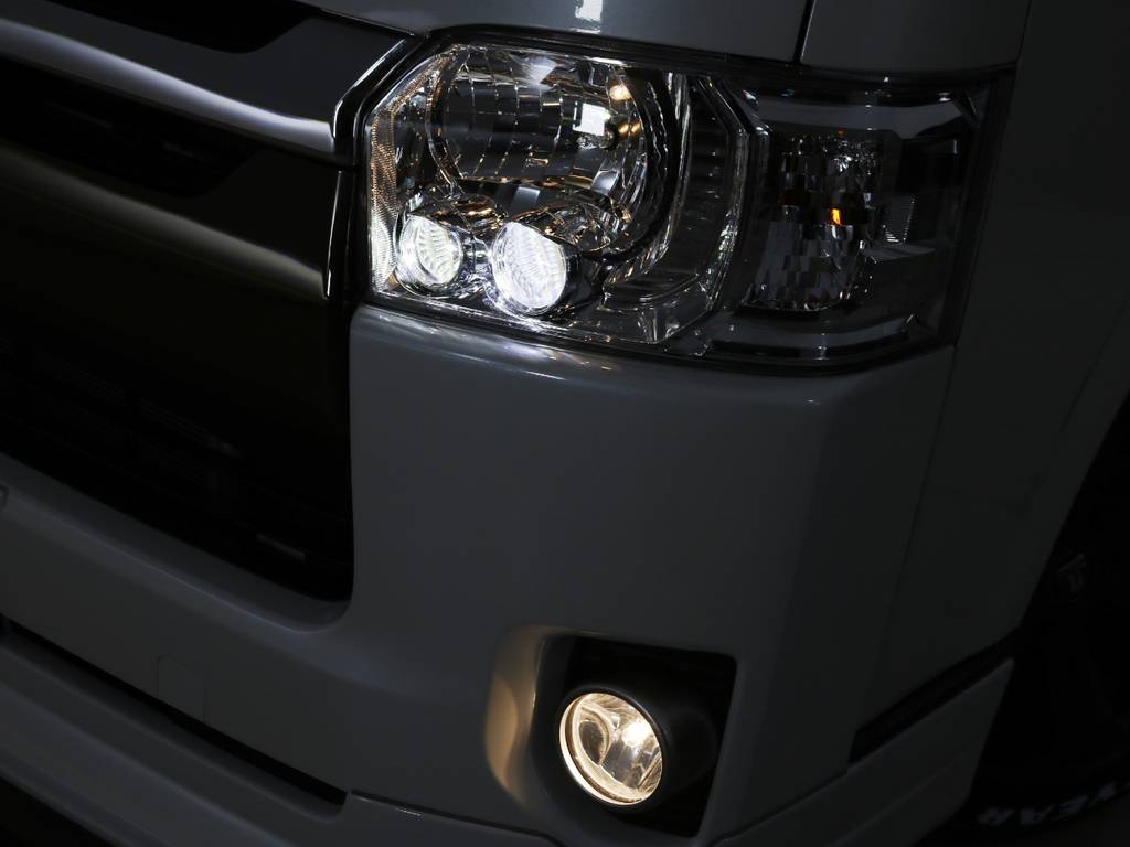 ＬＥＤヘッドランプ標準装備！