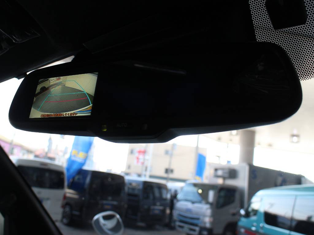 バックカメラ内臓自動防眩インナーミラー！