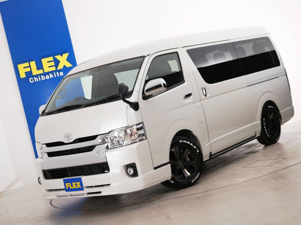 新車未登録　ハイエースワゴンＧＬ　ガソリン４ＷＤ　１０人乗り３ナンバー登録　寒冷地仕様　トヨタ車体　特別架装車【ファインテックツアラー】！