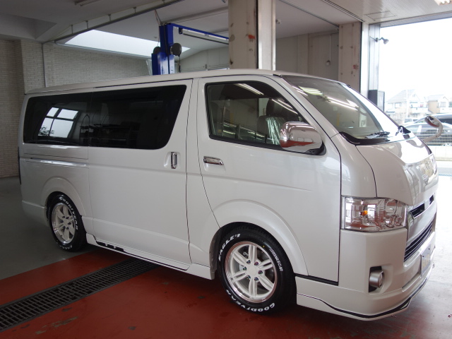 新車ハイエースＶ５０周年特別仕様車４１５コブラフルコンプリート完成！！
