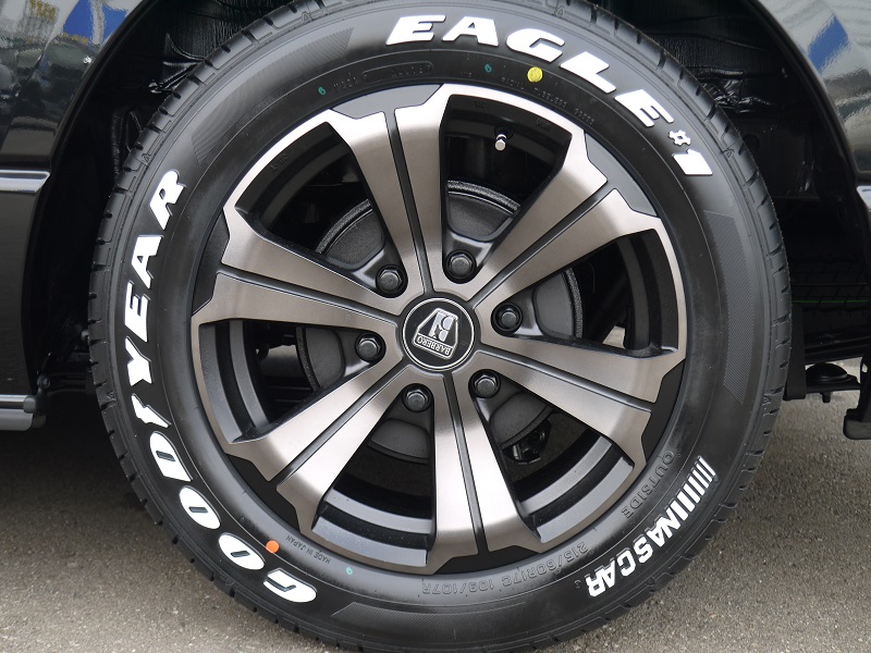 ＦＬＥＸオリジナルカラー　バルベロアーバングランデ１７インチＡＷ×ＧＯＯＤＹＥＡＲ　ＮＡＳＣＡＲタイヤ！